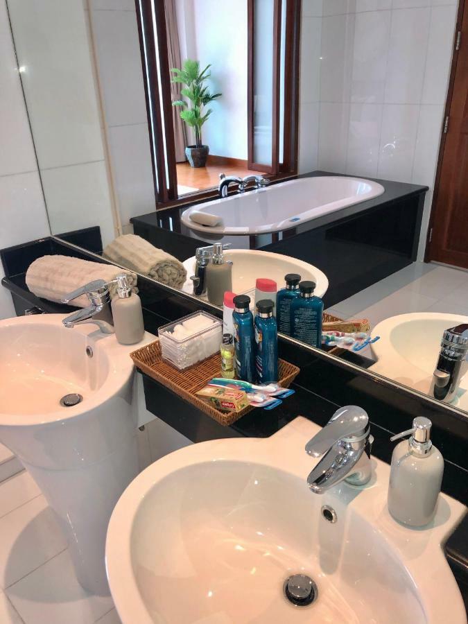D-Lux 4 Bed Beachfront Apartment With Sea View Cape Panwa Экстерьер фото